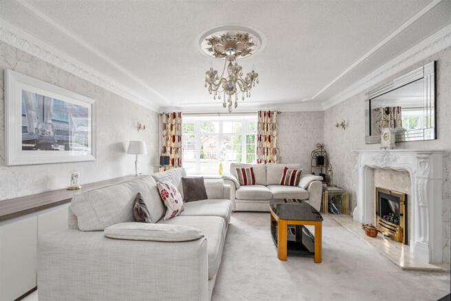 17 Whitefields Crescent_15.jpg