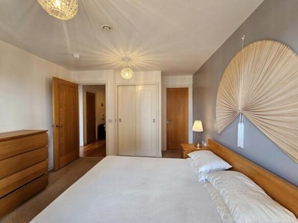 2 bed Apartment to rent Image 9