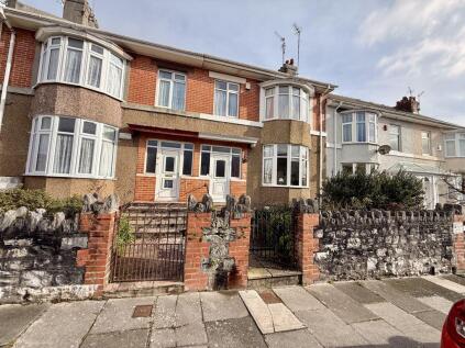 Dale Gardens, Plymouth CHAIN FREE mid - terraced 1930s property with off road parking