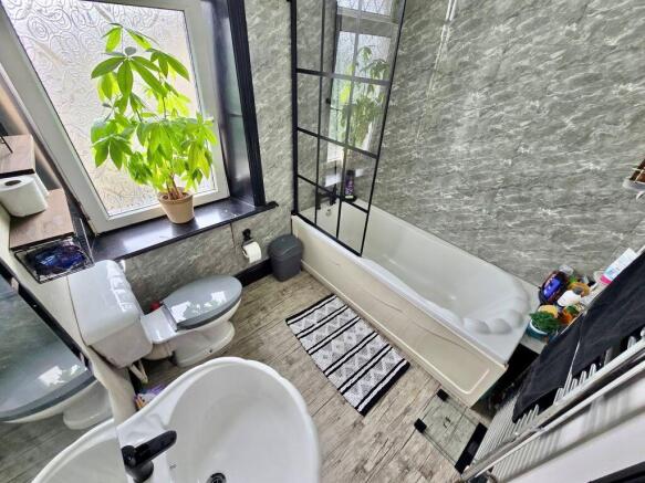 3 bed Terraced for sale Image 6
