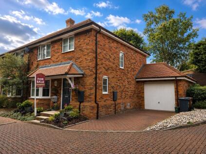 Scarff Close, Mardley Hill, Welwyn, Hertfordshire, AL6