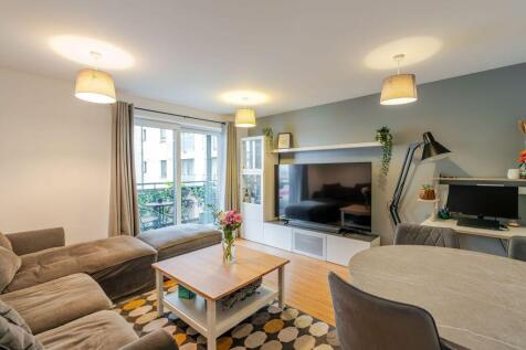 15/7 Hawkhill Close, Leith, Edinburgh, EH7 6AL