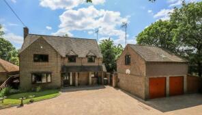 Oaktrees, Sandy Lane, Romsey SO51 0PD