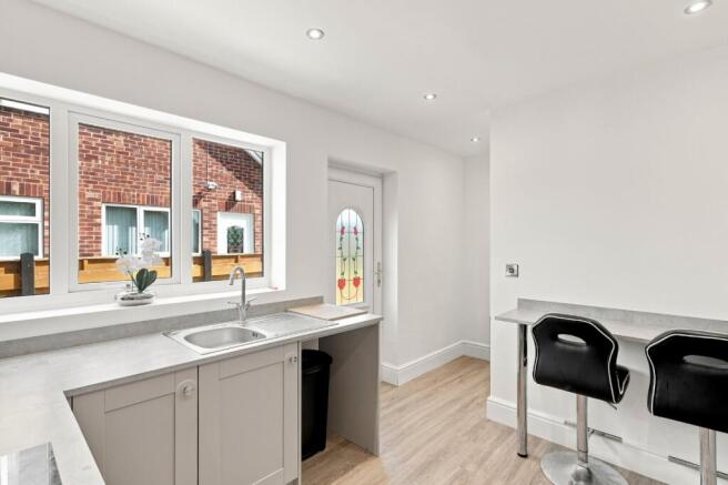 3 bed Bungalow to rent Image 5