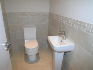Cloakroom/wc