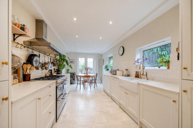 1402462-11-697201...