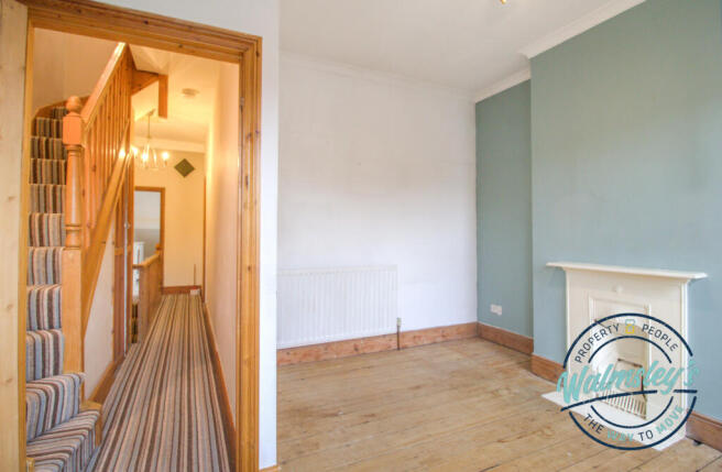 Landing & bedroom to frontage