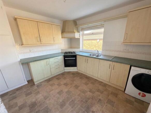 2 bed Semi-Detached Bungalow for sale Image 5
