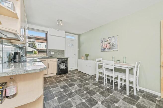 2 bed Terraced for sale Image 5