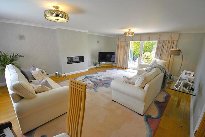 4 bed Detached for sale Image 6