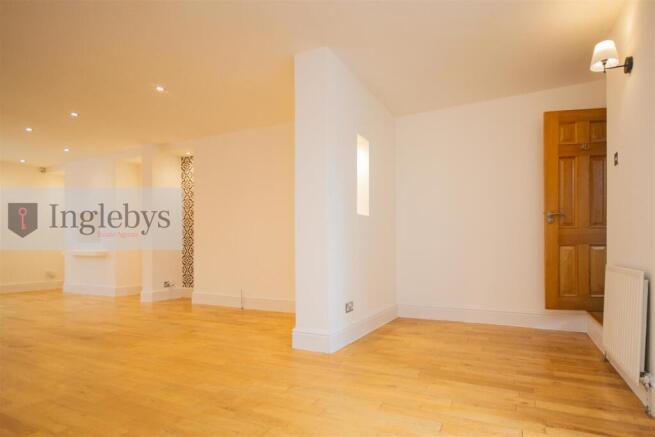 4 bed Terraced for sale Image 6