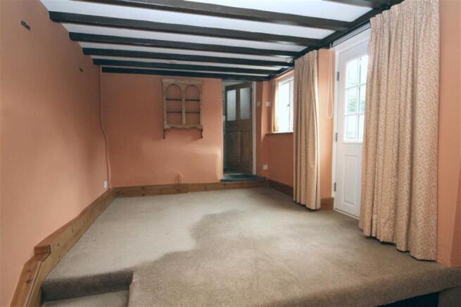 SNUG/BEDROOM 5