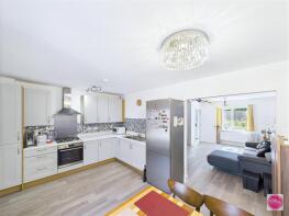 122, Rowan Drive, Branston DE14 3HQ