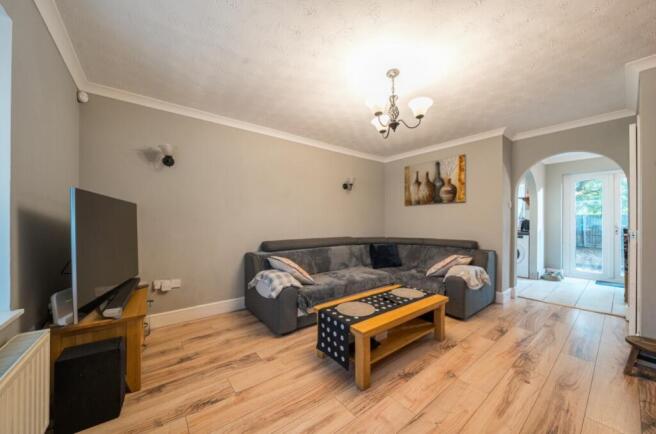 1371814-4-68f9959d7db9d