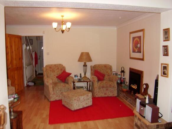 LOUNGE/DINING ROOM