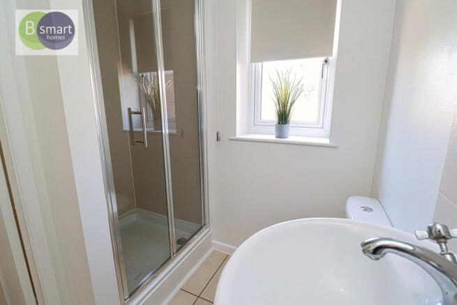3 bed Town House for sale Image 9