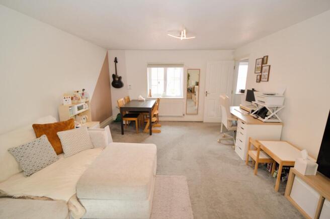 Lounge/dining room