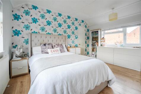 Saffron Street, Bletchley, MK2