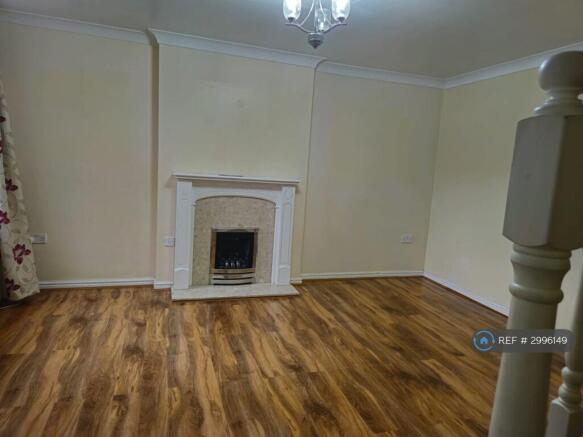 1 bed House Share to rent Image 4