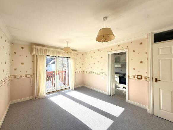 2 bed Flat for sale Image 6