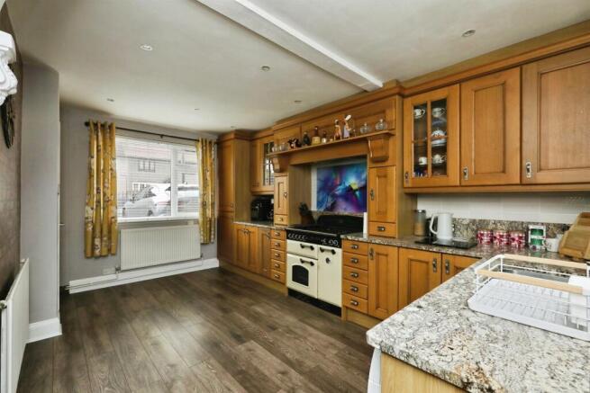 2 bed Semi-Detached for sale Image 7