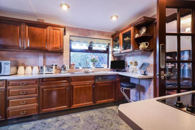 3 bed Semi-Detached for sale Image 5
