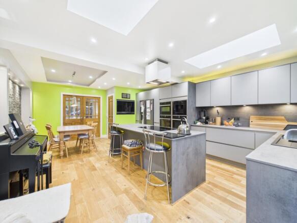 Open Plan Family Dining Kitchen