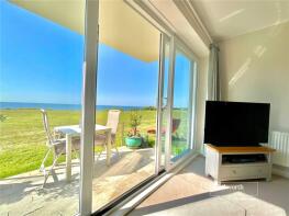 Flat 1, 4 Fulmer Court, Arundel Way, Christchurch BH23 5DX