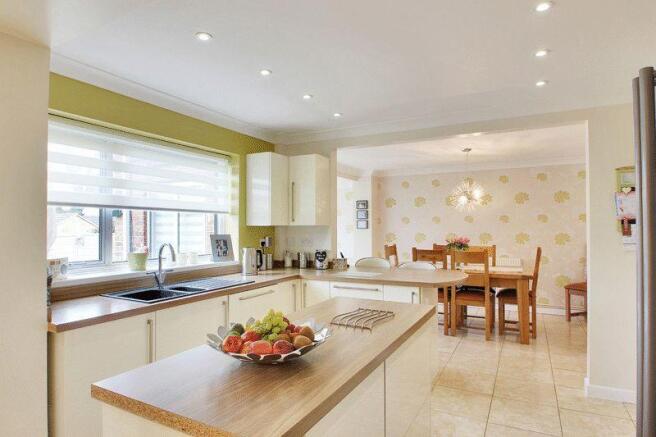 Kitchen / Dini...