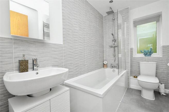 4 bed Detached for sale Image 9