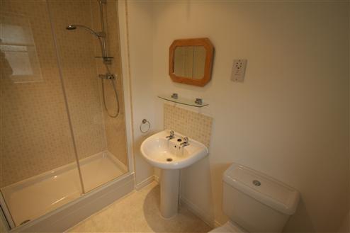 En-suite to Bedroom 2
