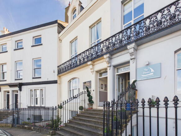10-bed house on East Crescent, Whitby, YO21 3HD, £649,950