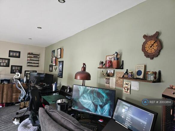 2 bed Flat to rent Image 6