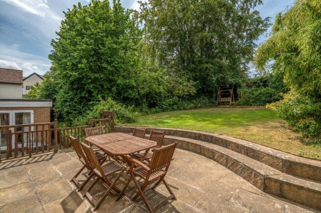 5 bed Detached for sale Image 9
