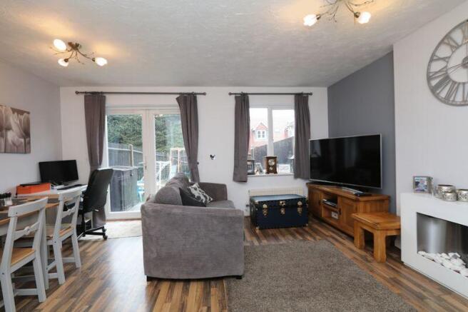 Lounge/Dining Room (4)