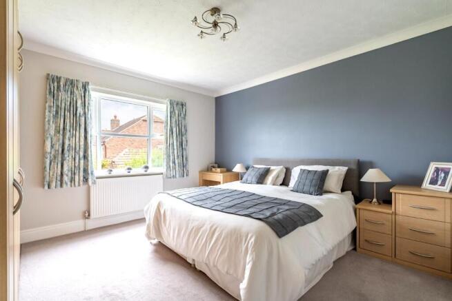 4 bed Detached for sale Image 9