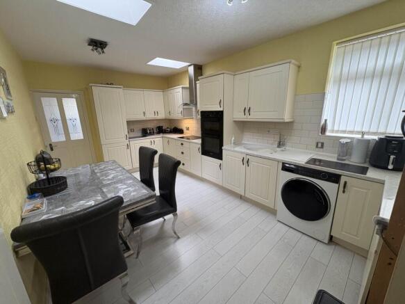 3 bed Semi-Detached Bungalow for sale Image 10