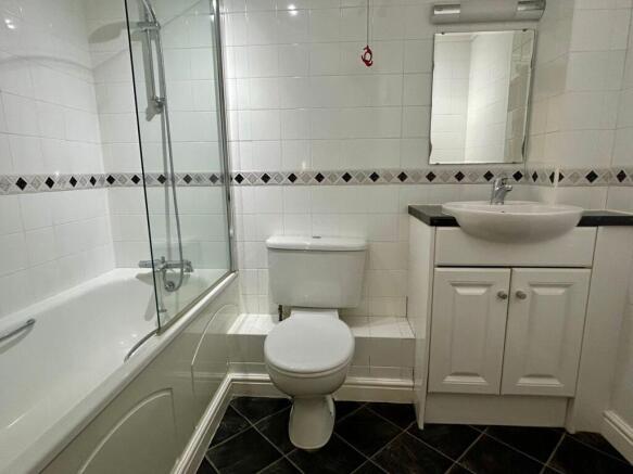 1 bed Apartment to rent Image 6