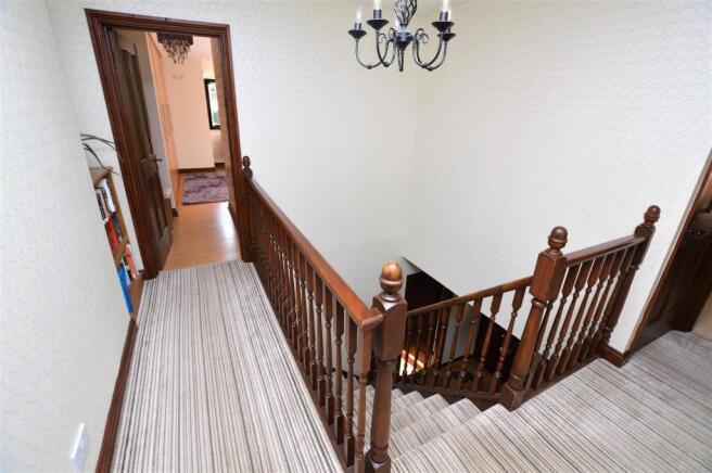 FIRST FLOOR LANDING