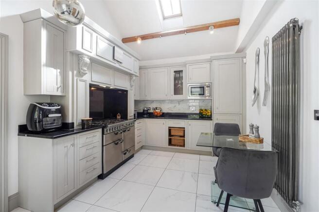 3 bed Link Detached House for sale Image 9