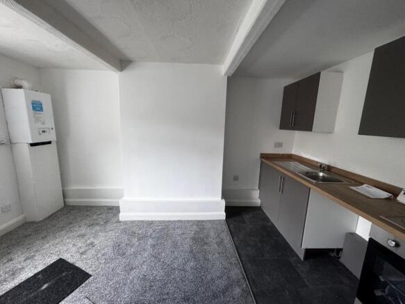 1 bed Terraced to rent Image 4