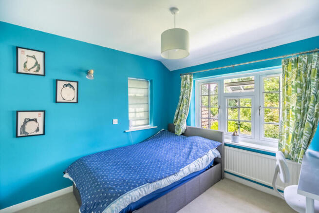 4 bed Detached for sale Image 11