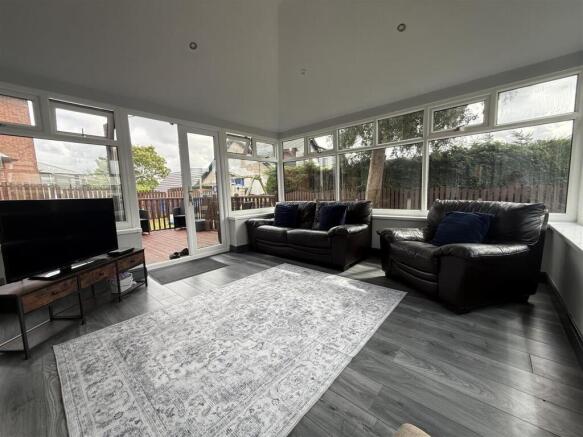 4 bed Detached for sale Image 12