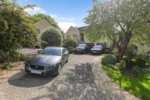 4, Manor Gardens, Woodchester, Stroud GL5 5PY