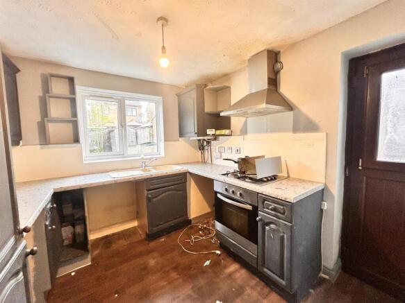 3 bed House for sale Image 6