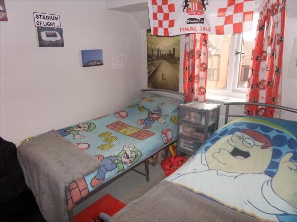 BEDROOM 2