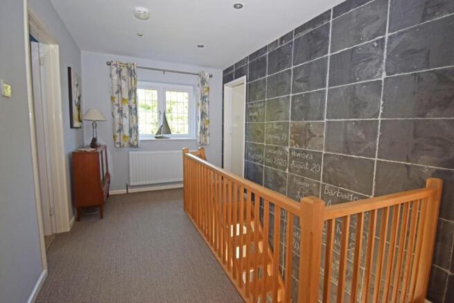 8 Hanbury Road, landing.jpg