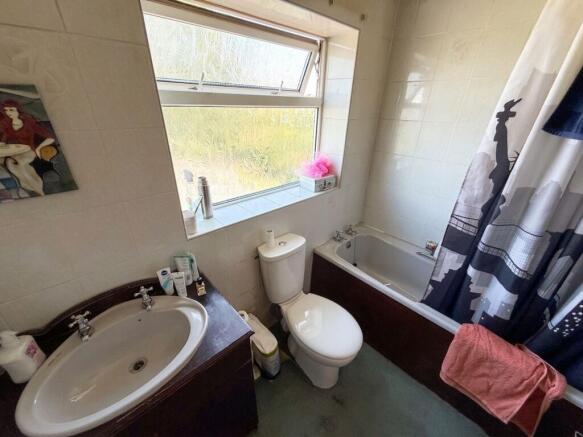 3 bed Semi-Detached for sale Image 10