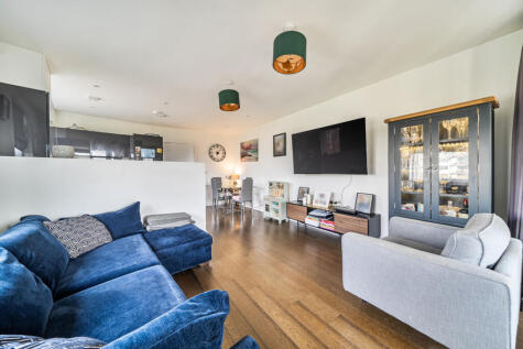 Relph Court, Ealing, Kenneth Way