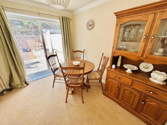 3 bed Semi-Detached for sale Image 8